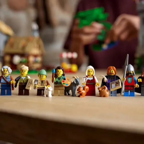 Конструктор LEGO Icons Середньовічна міська площа (10332)
