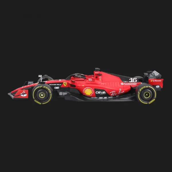 Автомодель із фігуркою Bburago Race — Ferrari SF-23 в асортименті (1:24) (18-26809)