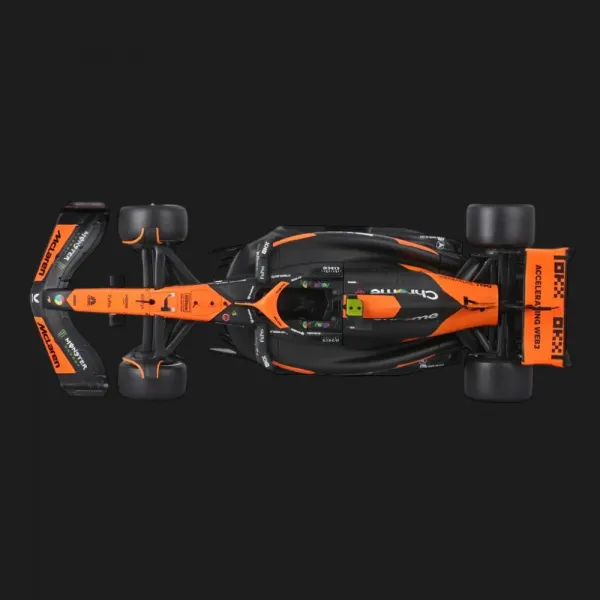 Автомодель із фігуркою Bburago Race — McLaren MCL38 в асортименті (1:24) (18-28040)